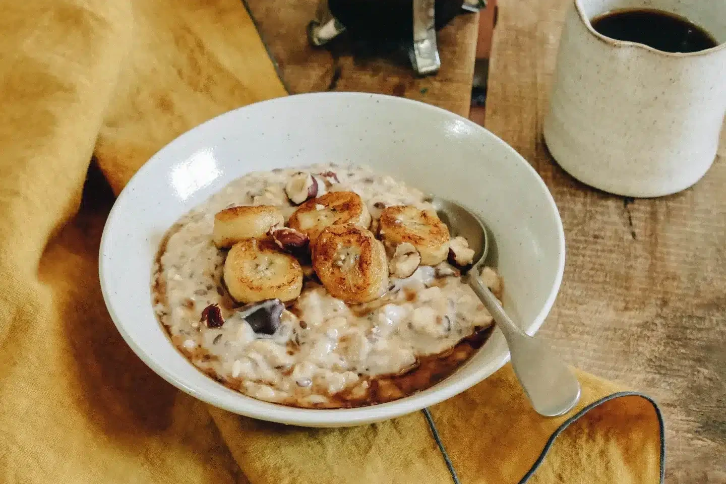 Vegan porridge fondant aux dattes